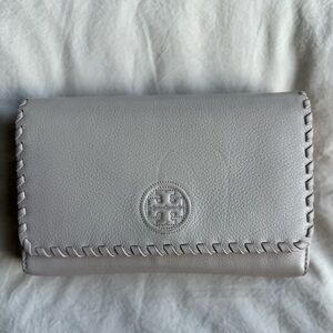 Tory Burch genuine leather cream crossbody 🫶🏻